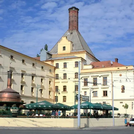 Apartment Cozy, City With Private Garage